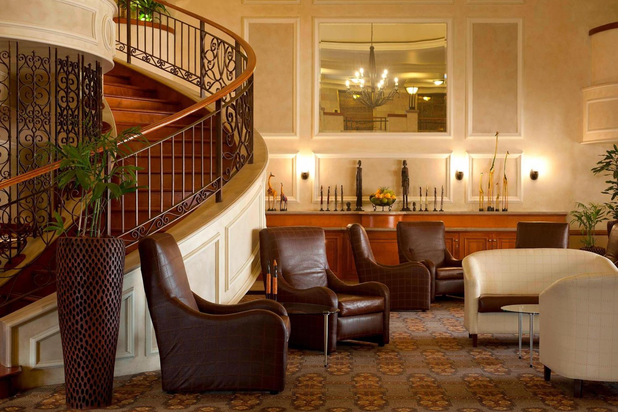Ct Hotel Pretoria-Noord Exterior foto The lobby of the Cape Grace