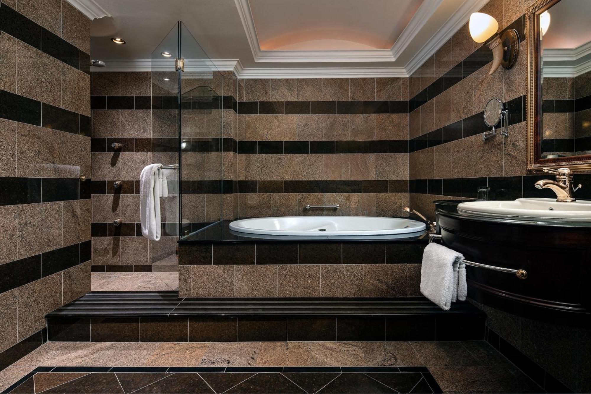 Ct Hotel Pretoria-Noord Exterior foto Bathroom