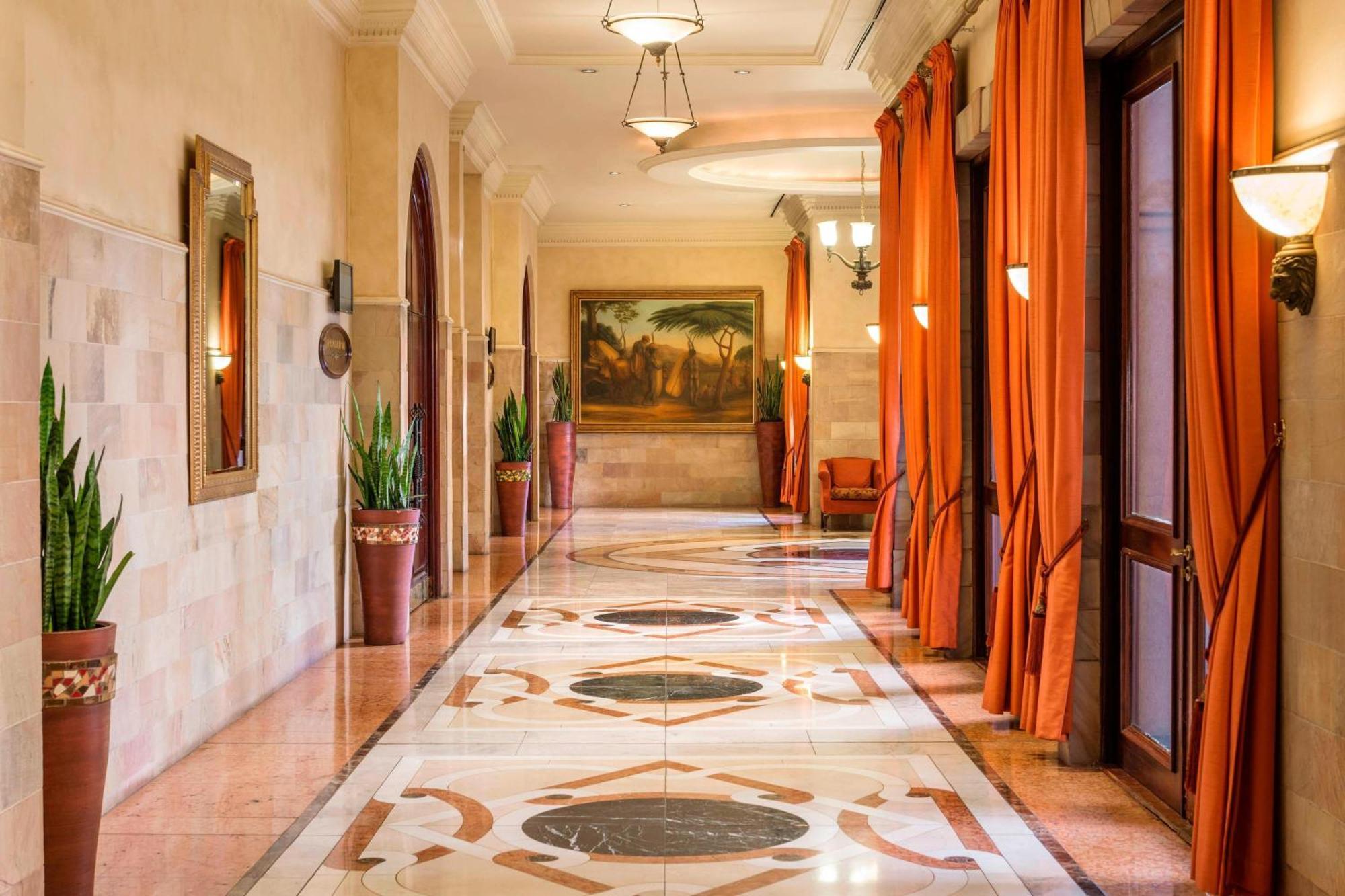 Ct Hotel Pretoria-Noord Exterior foto Interior of the hotel