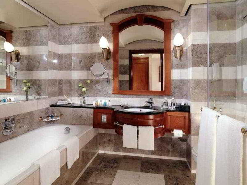 Ct Hotel Pretoria-Noord Exterior foto A bathroom